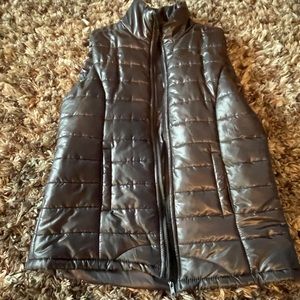 Puffy black vest